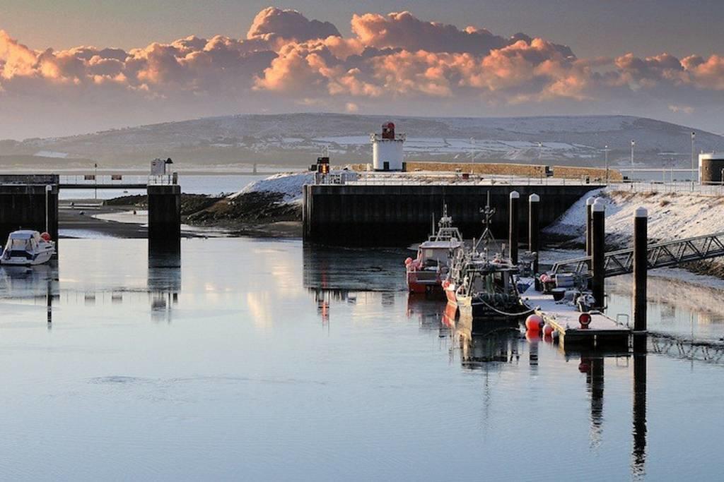 The Pembrey Country Inn Dış mekan fotoğraf